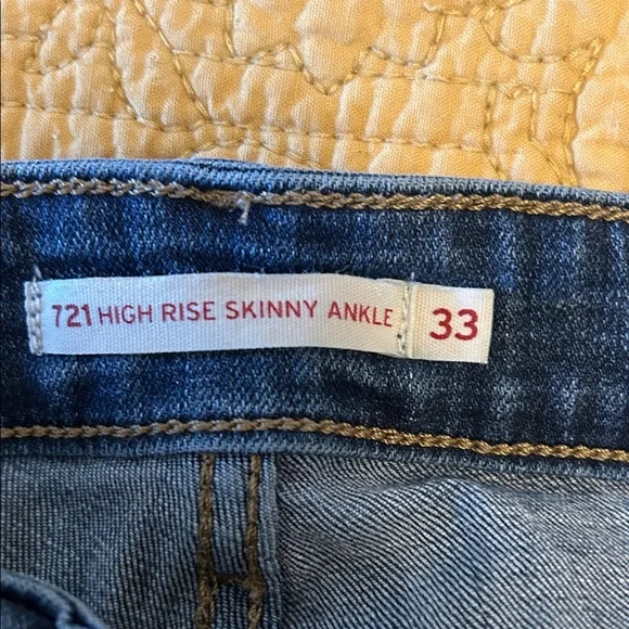 Levi's 721 Dark Indigo Cropped Jeans - Picture 5 of 5